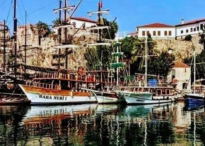 Kaleici Muhtesem Konum Deniz Yakini 1+0 Oezel Ev